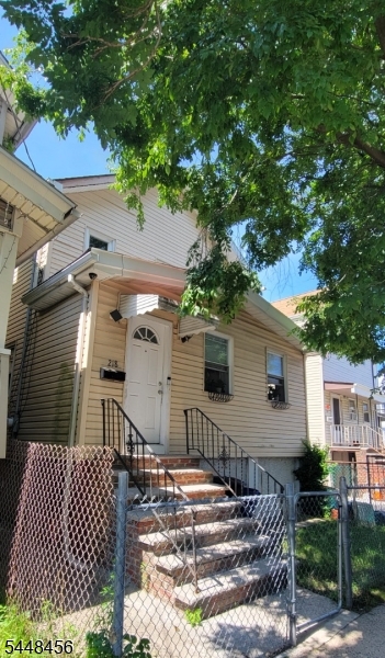 218 Wallace St Property Photo 1