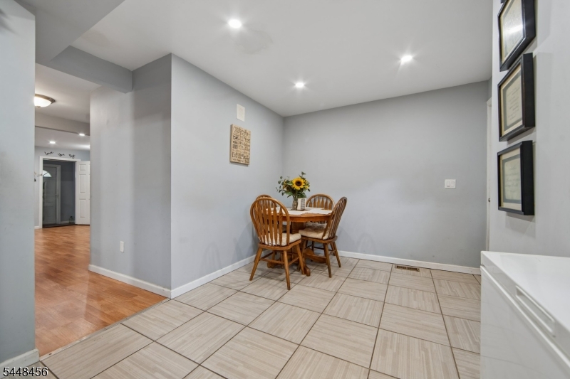 218 Wallace St Property Photo 8