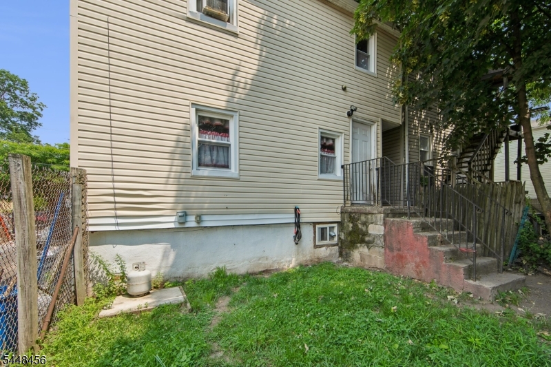 218 Wallace St Property Photo 21