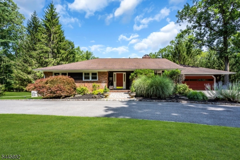 20 Cora Ln Property Photo 1