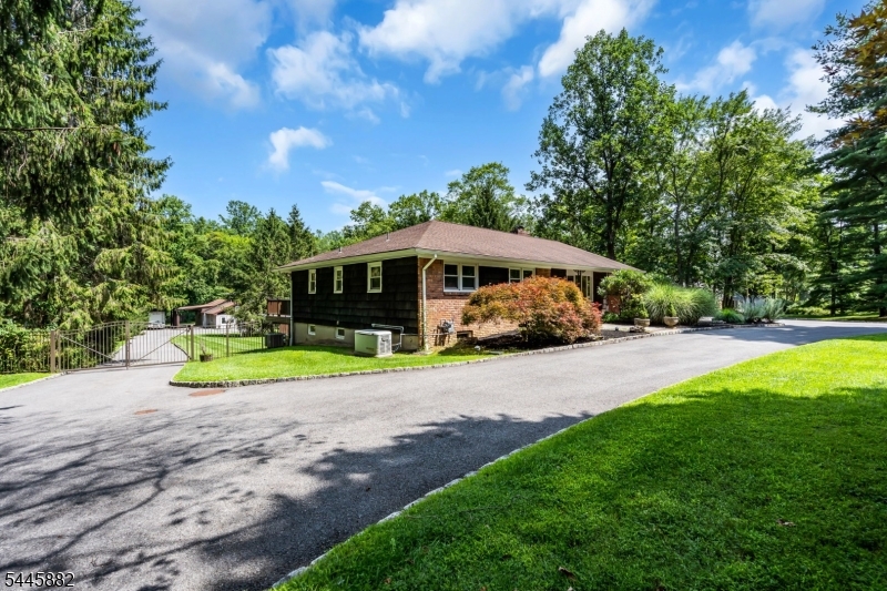20 Cora Ln Property Photo 7