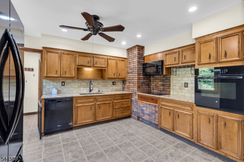 20 Cora Ln Property Photo 41