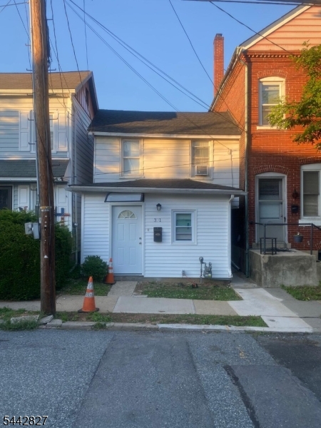 371 Lincoln St Property Photo 1