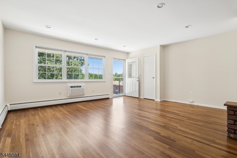 320 South St 16c Property Photo 5