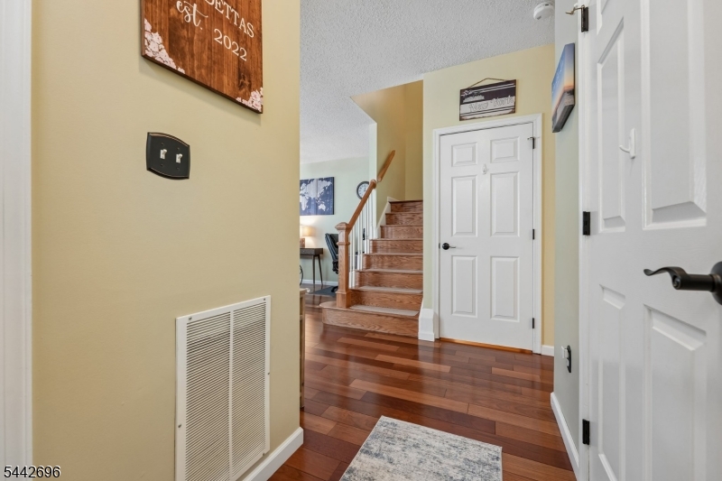 35 Hancock Dr Property Photo 6