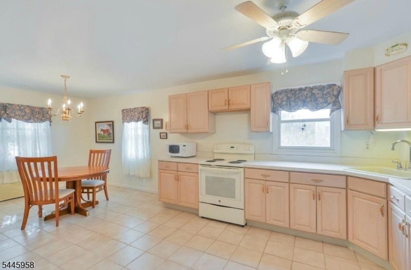 899 Green Pond Rd Property Photo 2