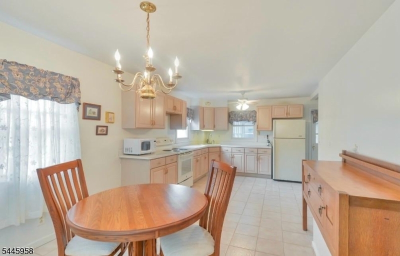 899 Green Pond Rd Property Photo 3