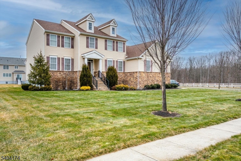 2 Eagle Ct Property Photo 2