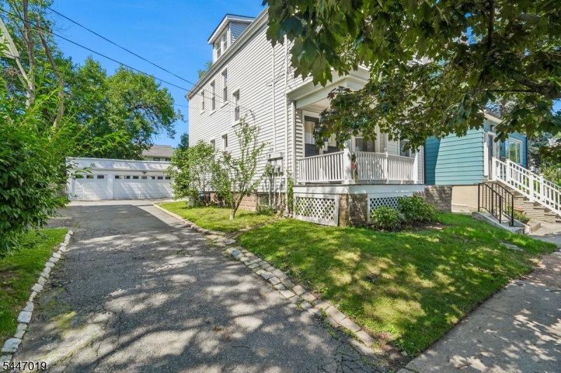 24 Franklin Ave Property Photo 3