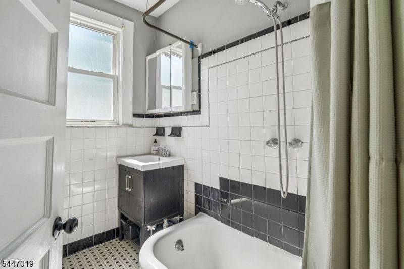 24 Franklin Ave Property Photo 20