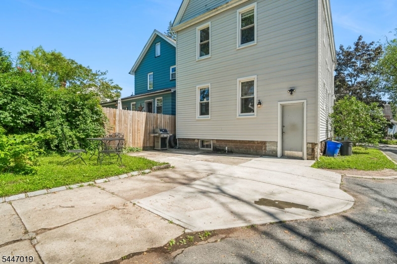 24 Franklin Ave Property Photo 25