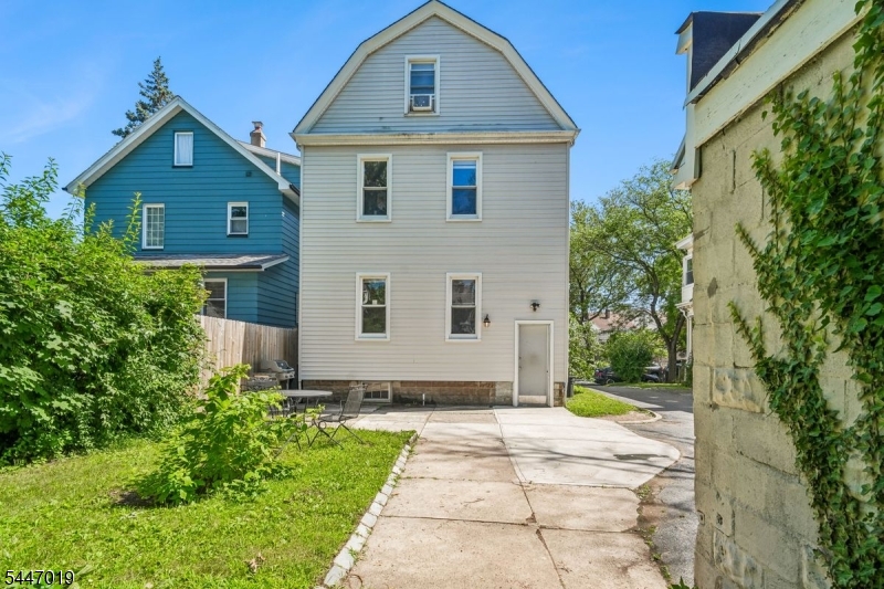 24 Franklin Ave Property Photo 26