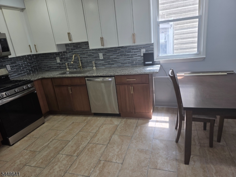 10 Fairmount Ave Property Photo 10