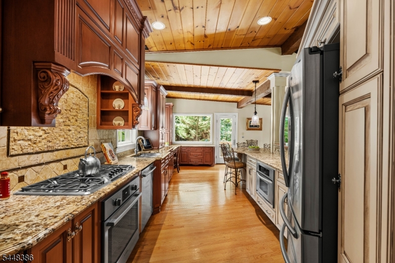 100 Pine Grove Rd Property Photo 10