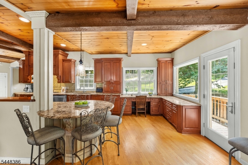100 Pine Grove Rd Property Photo 14