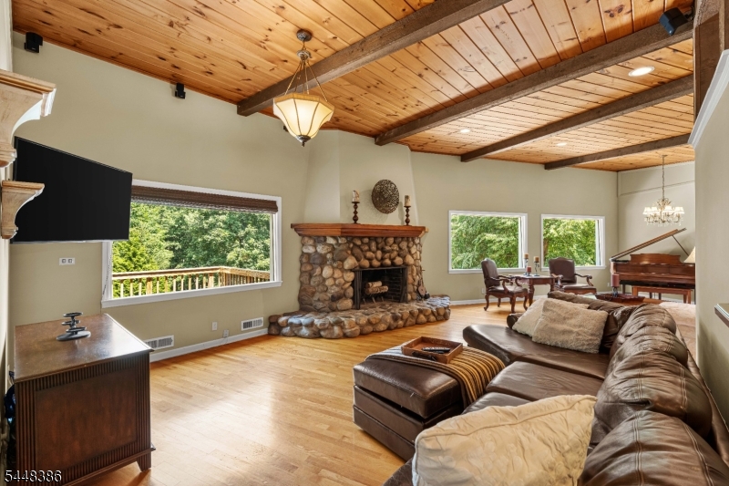 100 Pine Grove Rd Property Photo 18