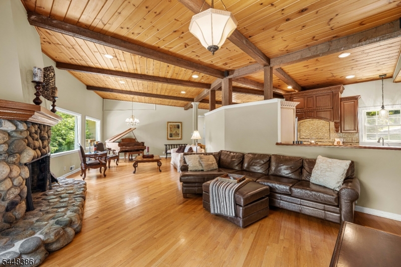 100 Pine Grove Rd Property Photo 19