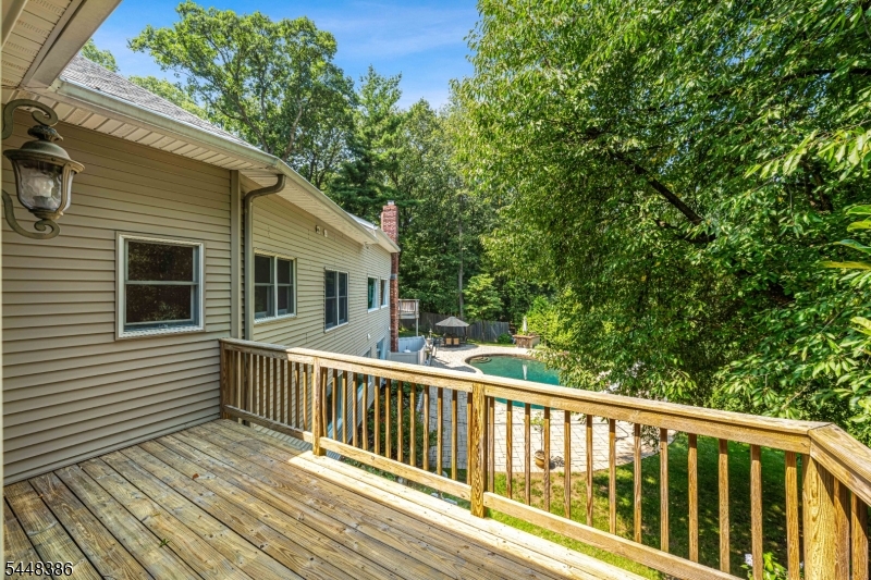 100 Pine Grove Rd Property Photo 24