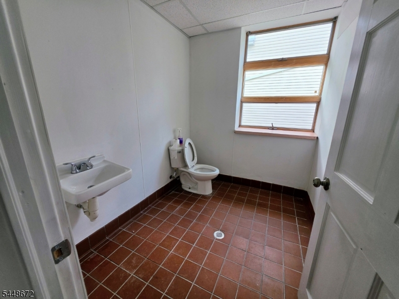 36 Franklin Ave Property Photo 6