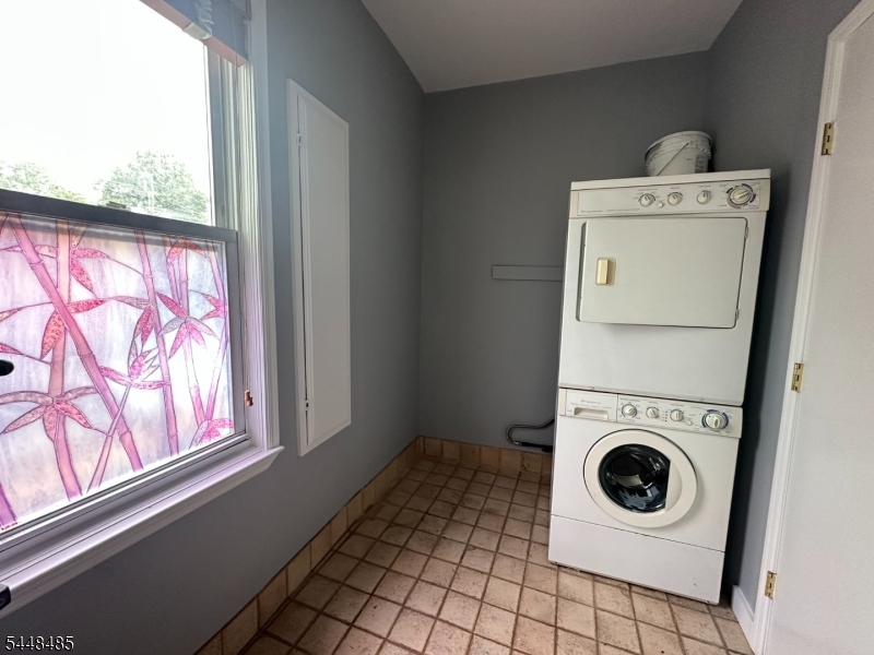 746 Bloomfield Ave 746 Property Photo 14