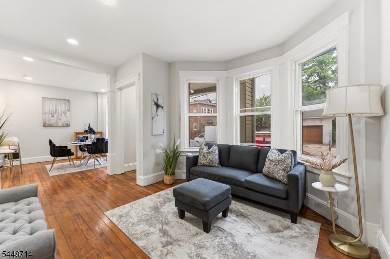 947 William St Property Photo 8