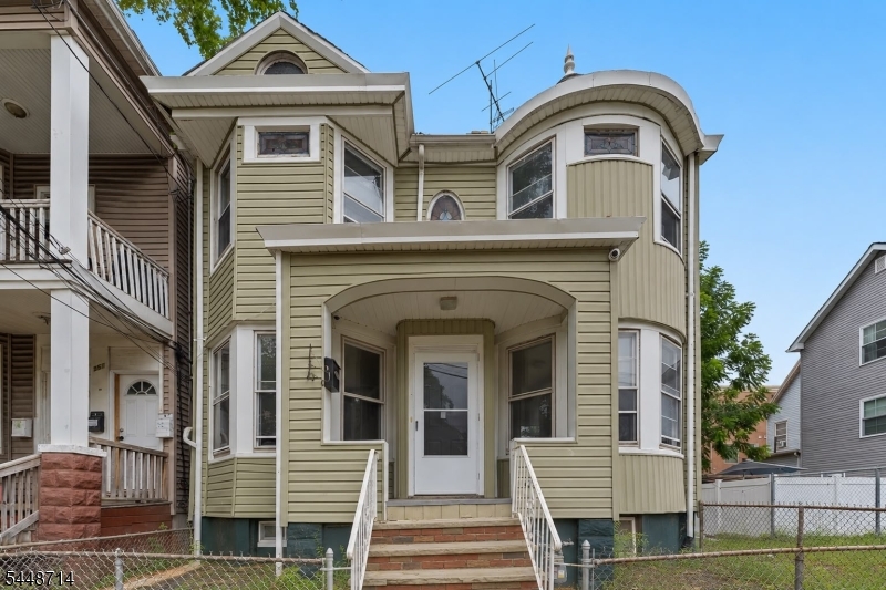 947 William St Property Photo 16