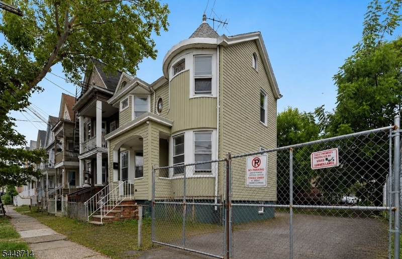 947 William St Property Photo 17