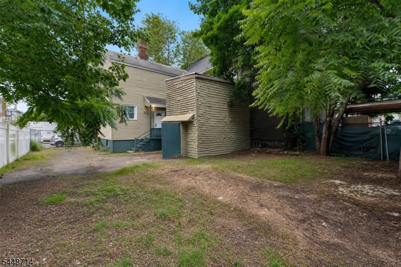 947 William St Property Photo 19
