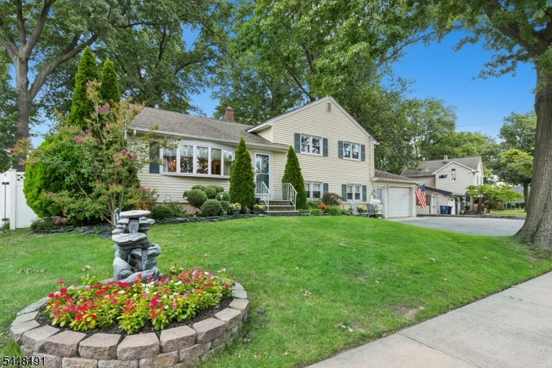 52 Grand Street Property Photo 2