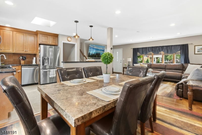 52 Grand Street Property Photo 8
