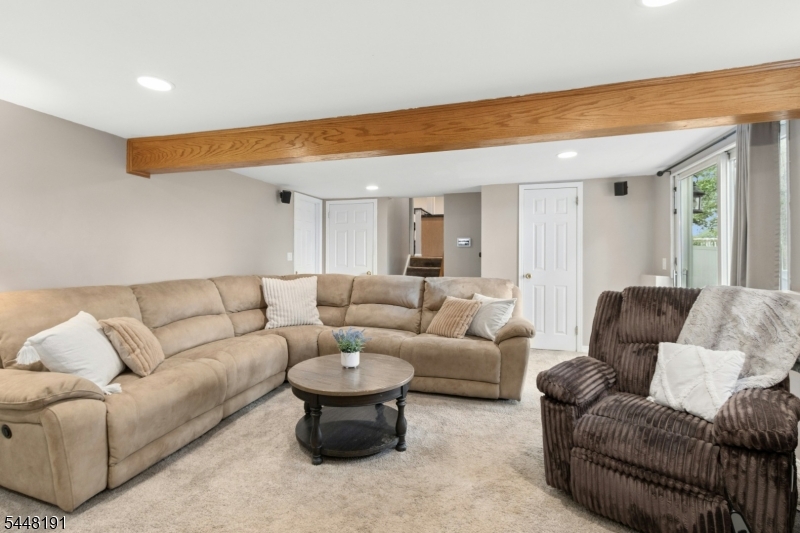 52 Grand Street Property Photo 15