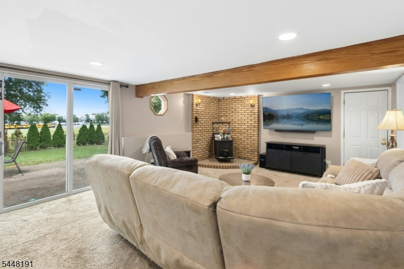 52 Grand Street Property Photo 16