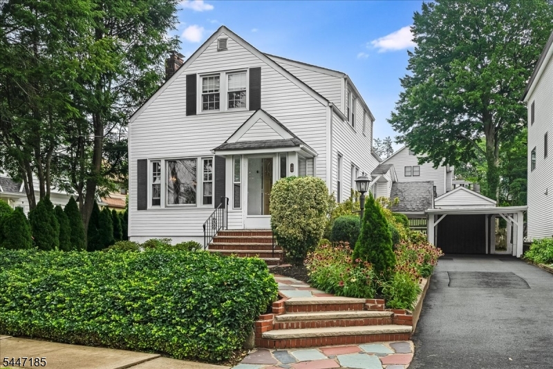 189 Mineral Spring Ave Property Photo 1