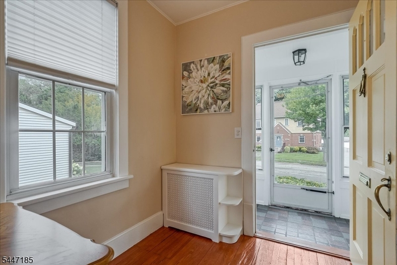 189 Mineral Spring Ave Property Photo 3