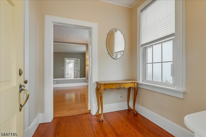 189 Mineral Spring Ave Property Photo 4