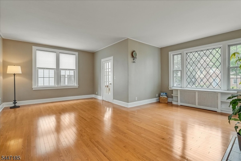 189 Mineral Spring Ave Property Photo 6