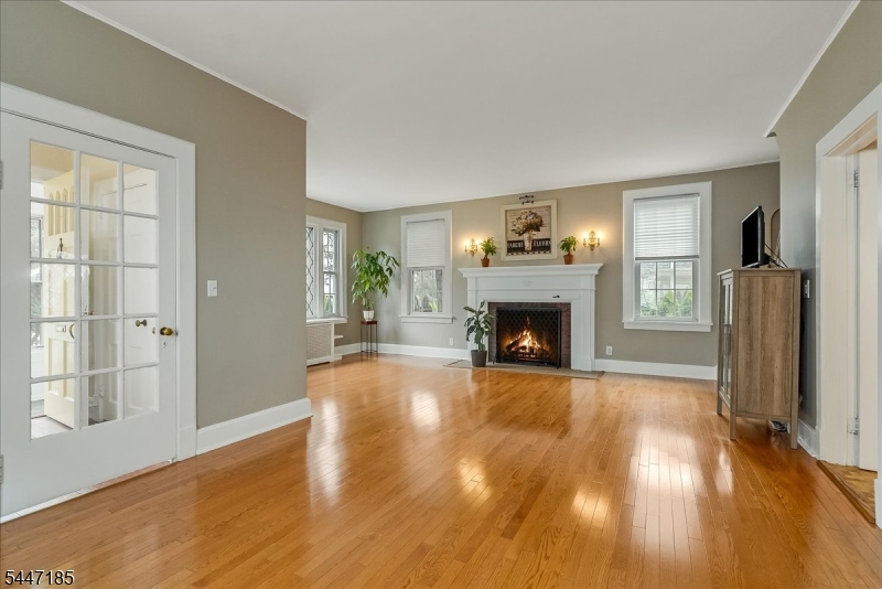 189 Mineral Spring Ave Property Photo 8