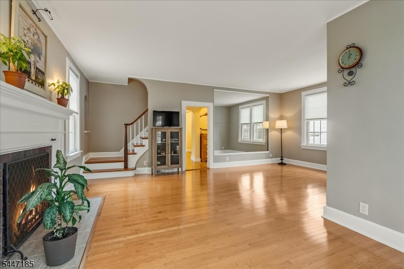 189 Mineral Spring Ave Property Photo 10