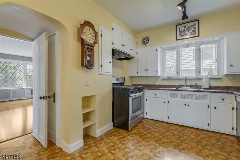 189 Mineral Spring Ave Property Photo 11