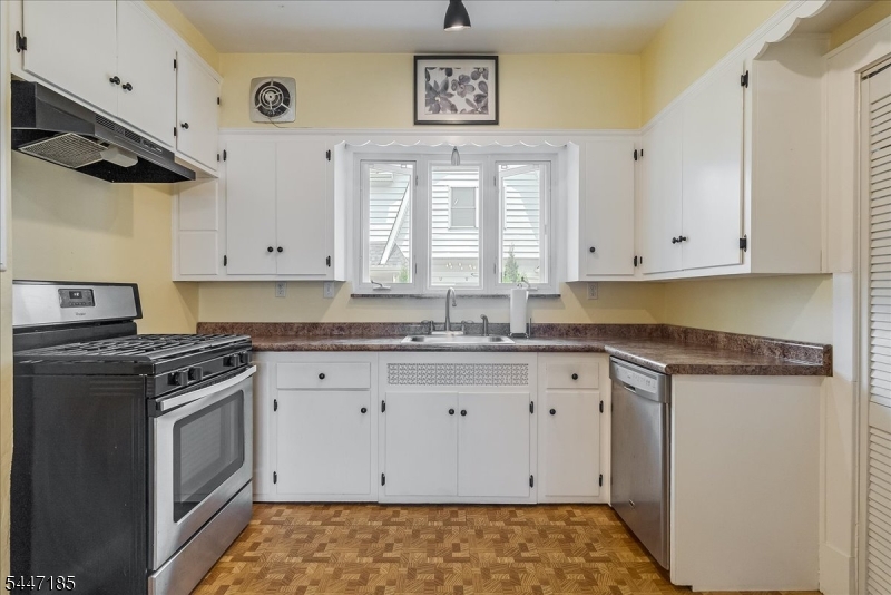 189 Mineral Spring Ave Property Photo 12