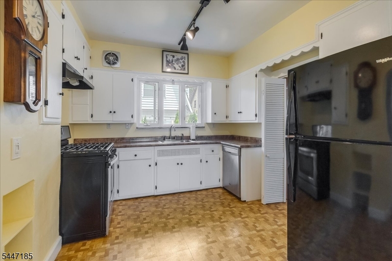 189 Mineral Spring Ave Property Photo 13