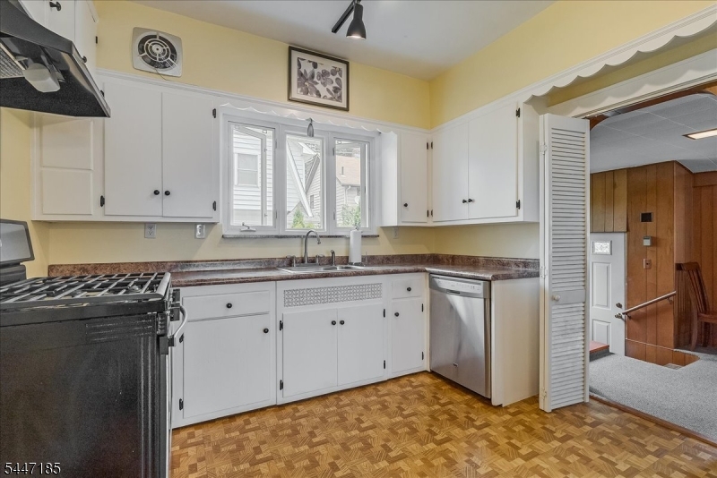189 Mineral Spring Ave Property Photo 16