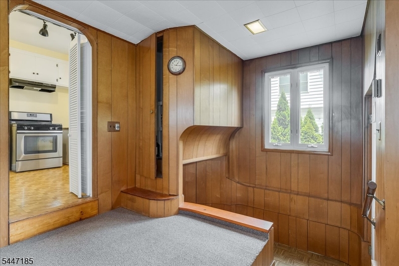 189 Mineral Spring Ave Property Photo 17