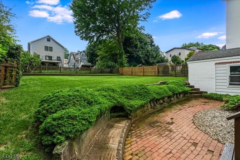 189 Mineral Spring Ave Property Photo 30