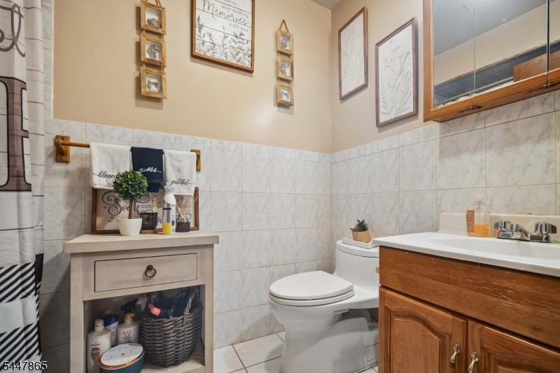 235 4th St Property Photo 8