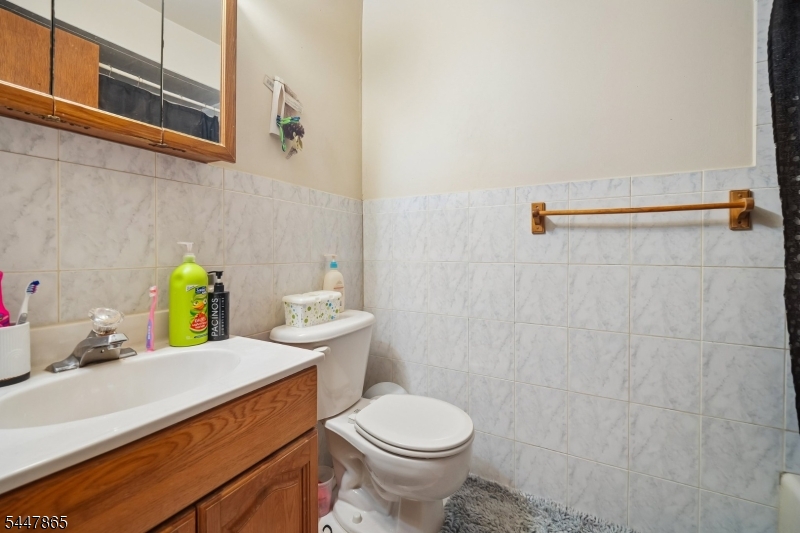235 4th St Property Photo 14