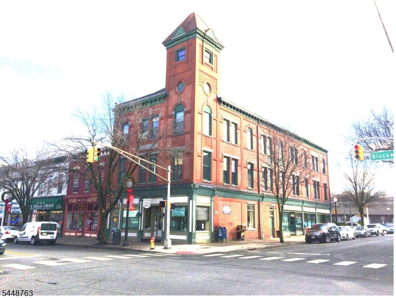 16 W Black Well St6S War Property Photo 1