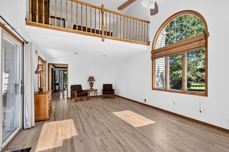 15 Hoffman Pl Property Photo 13