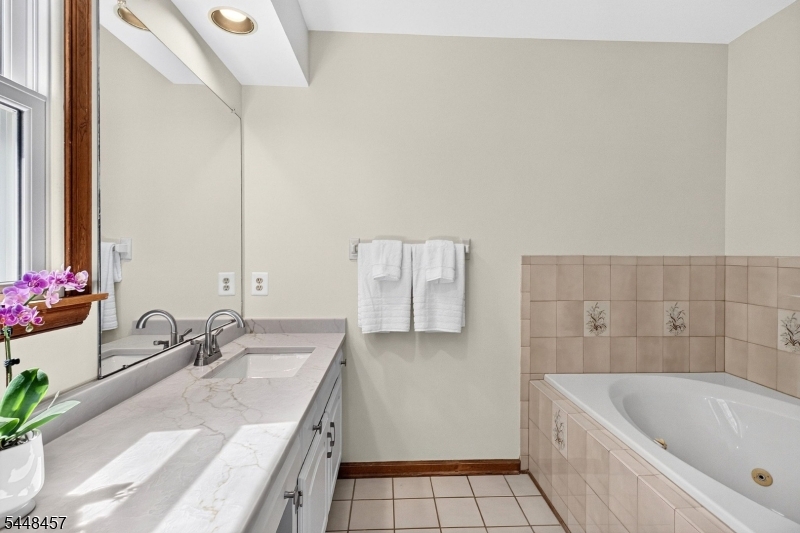 15 Hoffman Pl Property Photo 26