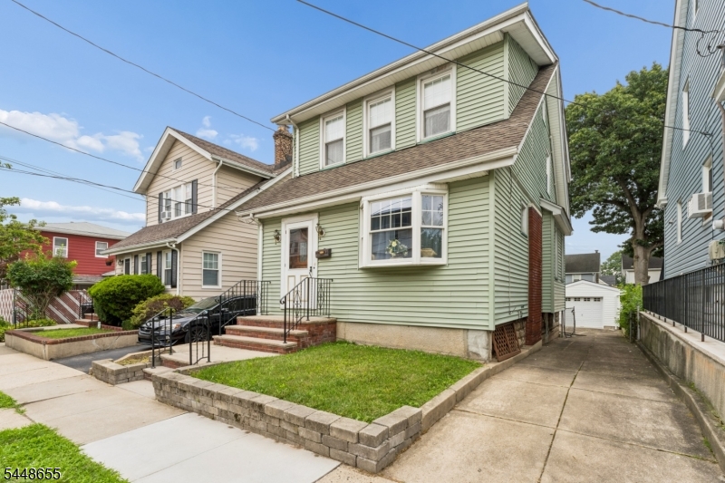 30 Bremond St Property Photo 2
